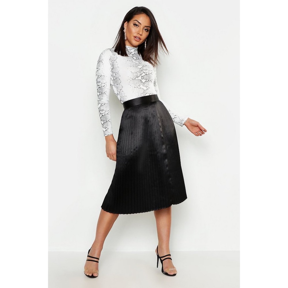 S🚫LD Boohoo Satin Pleated Midi Skirt